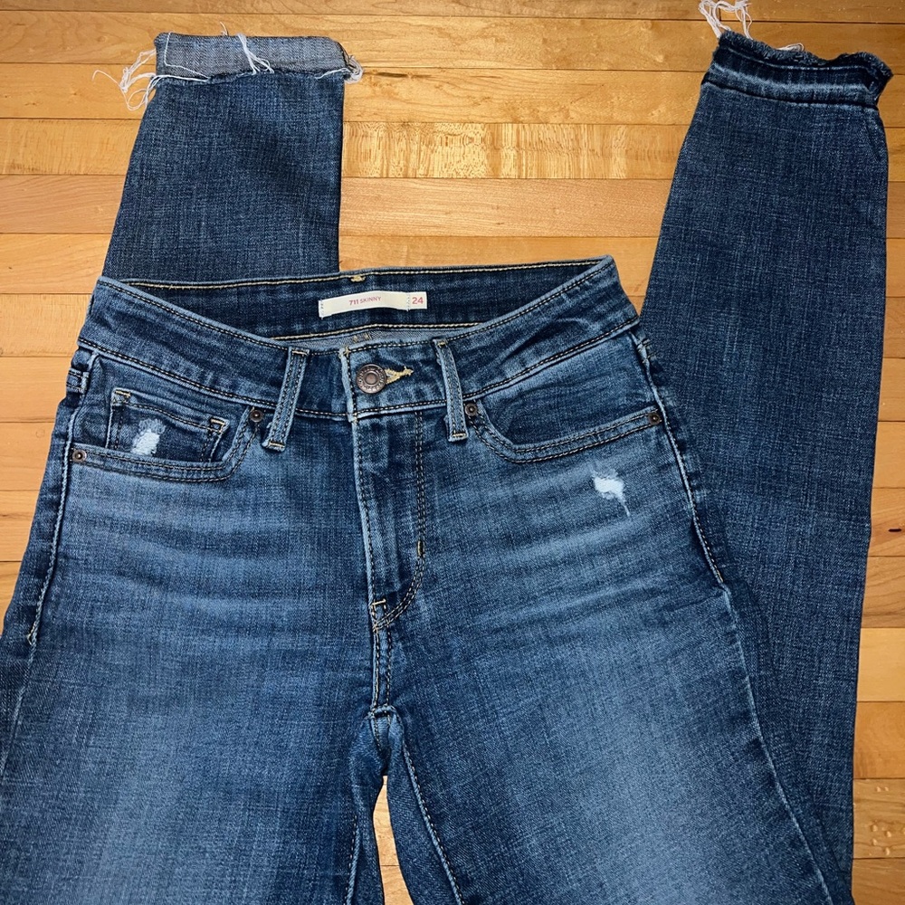 Levi’s 711 Skinny Jeans, Medium Wash size 24